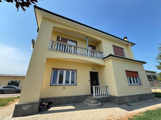 Villa Indipendente in vendita a L'Isola, Vercelli
