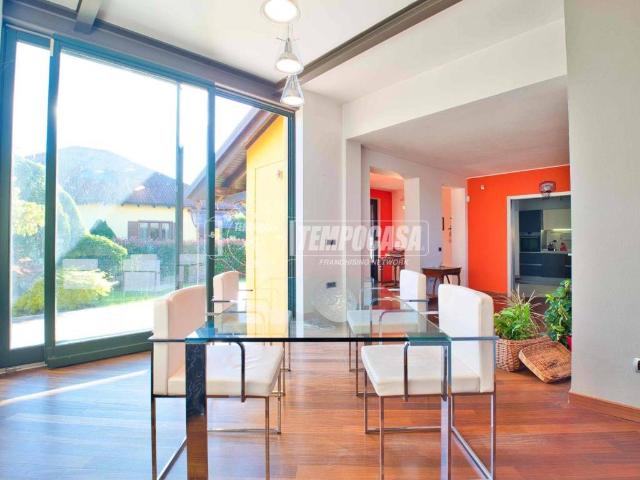 Villa Indipendente in vendita a Cappuccini, Piemonte