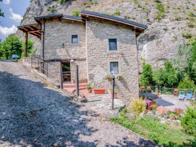 Villa Indipendente in vendita a Unione dell'Appennino Bolognese, Vergato