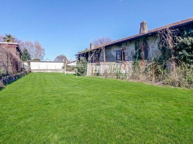 Villa Indipendente in vendita a Sesona, Vergiate