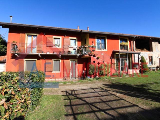Villa Indipendente in vendita a Vergiate, Lombardia