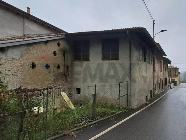 Villa Indipendente in vendita a Vergiate, Lombardia