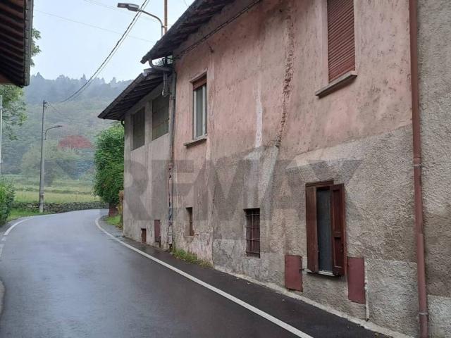 Villa Indipendente in vendita a Vergiate, Lombardia
