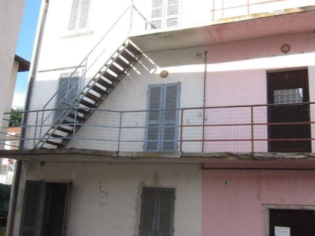 Villa Indipendente in vendita a Sesona, Vergiate