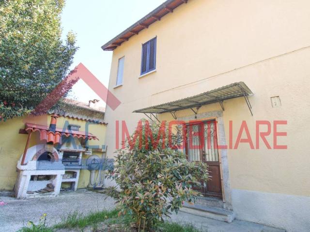 Villa Indipendente in vendita a Vergiate, Lombardia