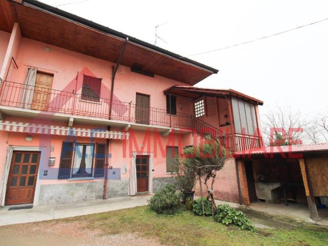 Villa Indipendente in vendita a Sesona, Vergiate
