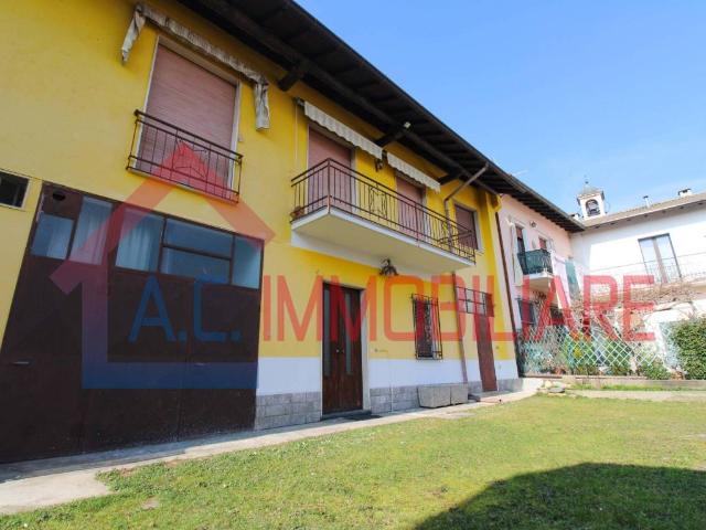 Villa Indipendente in vendita a Sesona, Vergiate