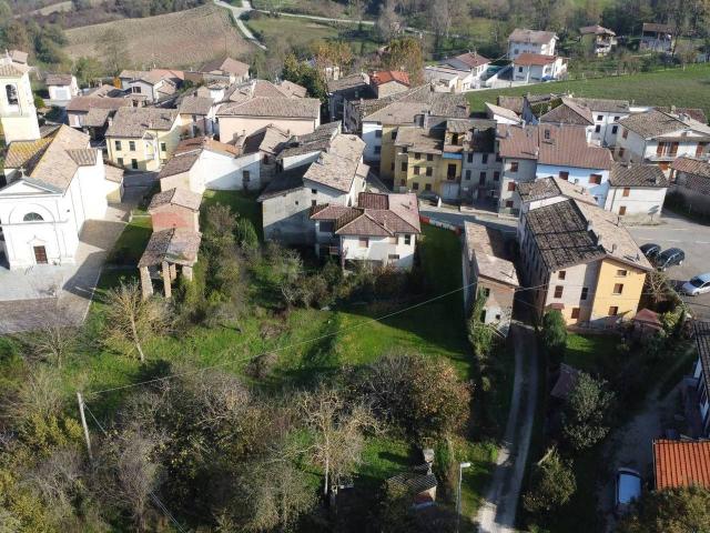 Villa Indipendente in vendita a Vernasca, Reggio Emilia