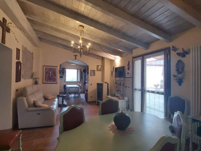 Villa Indipendente in vendita a Vernasca, Reggio Emilia