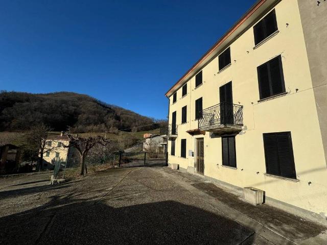 Villa Indipendente in vendita a Vernasca, Reggio Emilia