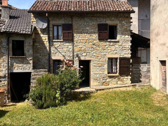 Villa Indipendente in vendita a Vernasca, Reggio Emilia