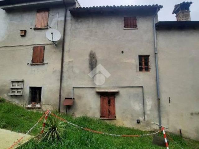 Villa Indipendente in vendita a Vernasca, Reggio Emilia
