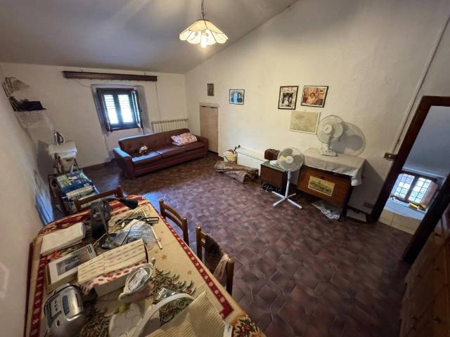 Villa Indipendente in vendita a Mercatale, Vernio