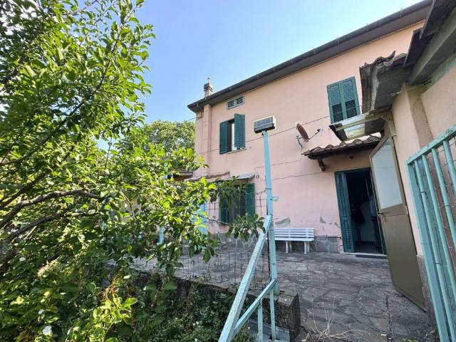 Villa Indipendente in vendita a Vernio, Toscana