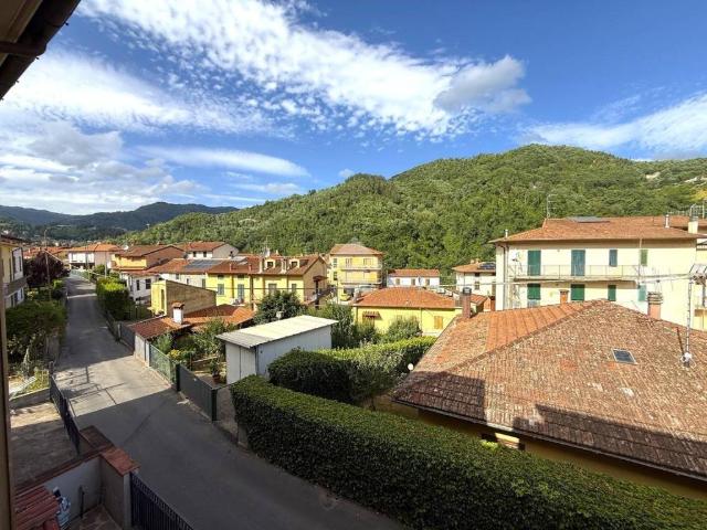 Villa Indipendente in vendita a Vernio, Ceraio