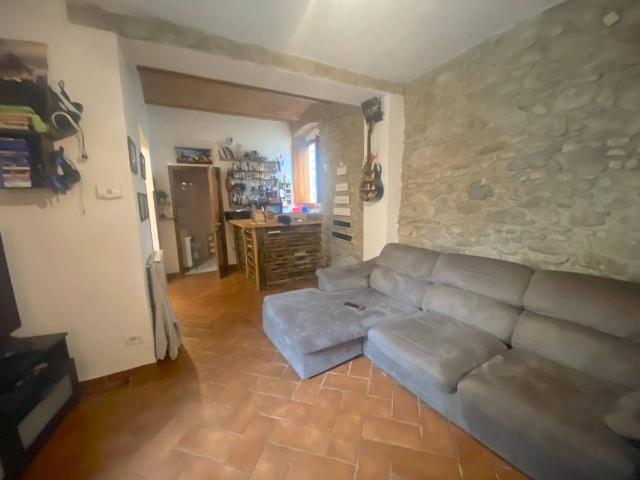 Villa Indipendente in vendita a Le Confina, Vernio