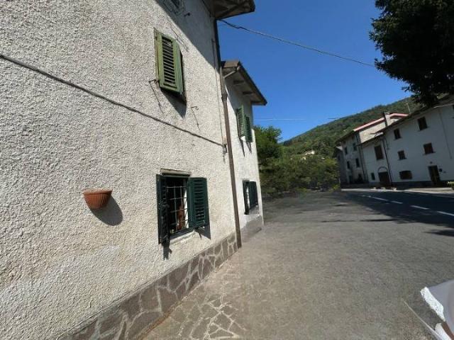 Villa Indipendente in vendita a Vernio, Toscana