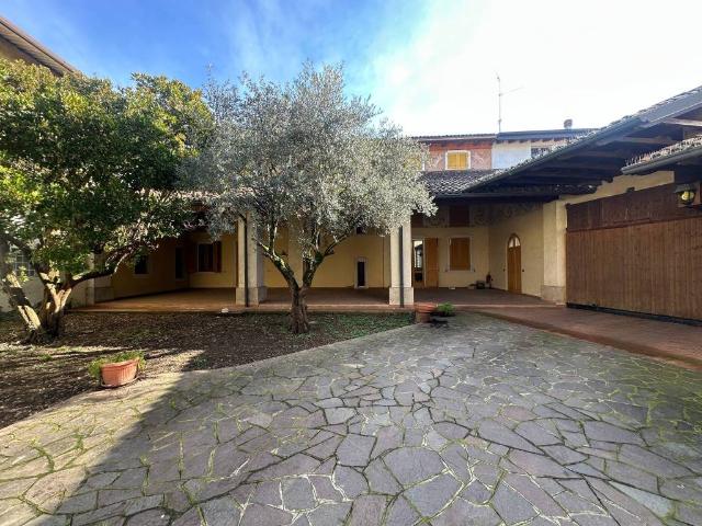 Villa Indipendente in vendita a Verolavecchia, Lombardia