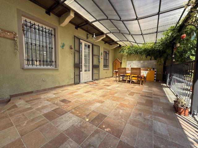 Villa Indipendente in vendita a Madonnina, Piemonte