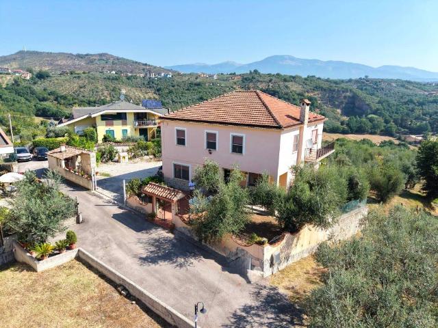 Villa Indipendente in vendita a Veroli, Lazio