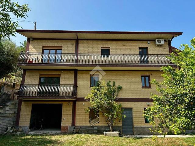 Villa Indipendente in vendita a Veroli, Lazio