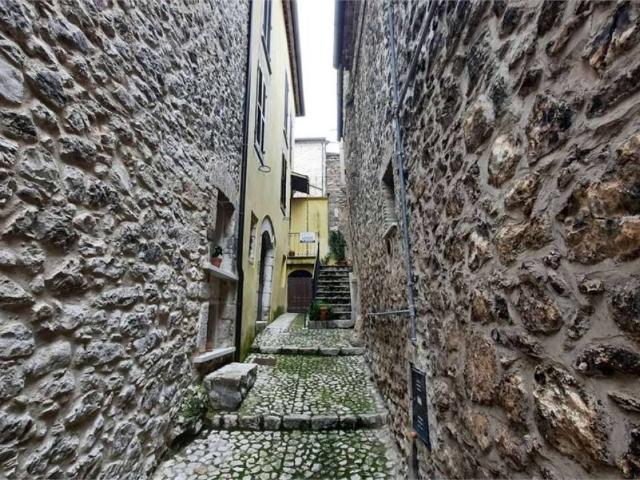 Villa Indipendente in vendita a Veroli, Lazio