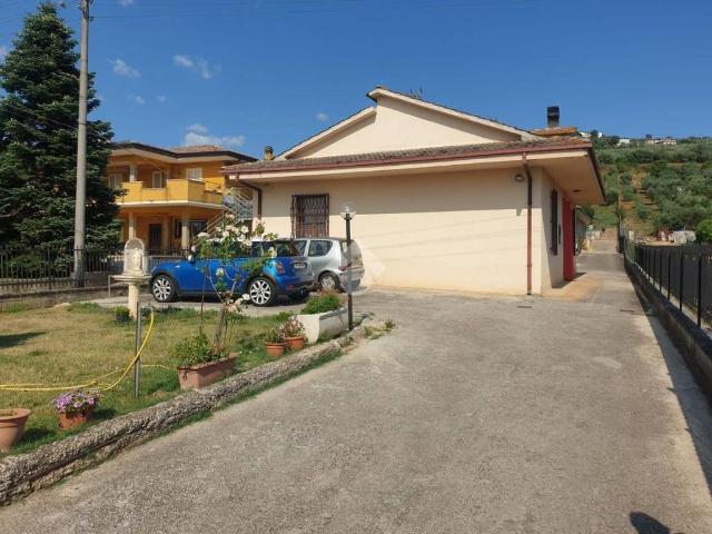 Villa Indipendente in vendita a Veroli, Lazio