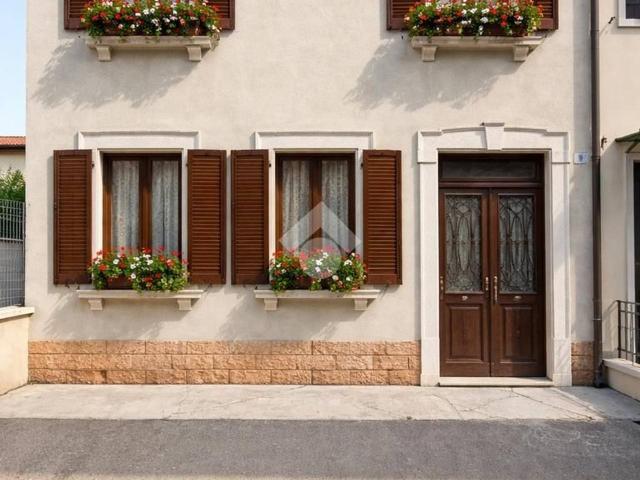 Villa Indipendente in vendita a Sud, Brenzone