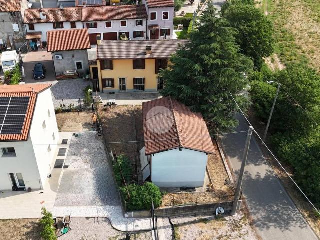 Villa Indipendente in vendita a Sud-Est, Brenzone