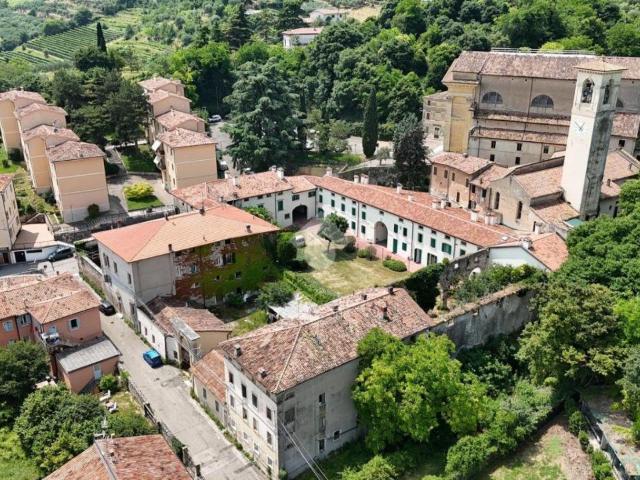 Villa Indipendente in vendita a Nord-Est, Brenzone