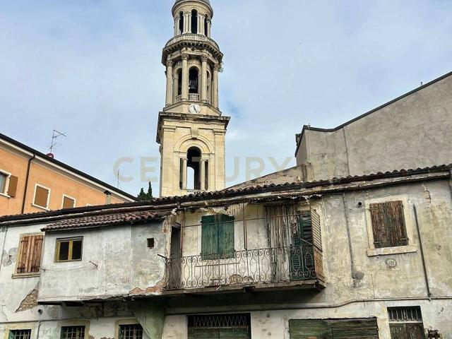 Villa Indipendente in vendita a Sud-Est, Brenzone