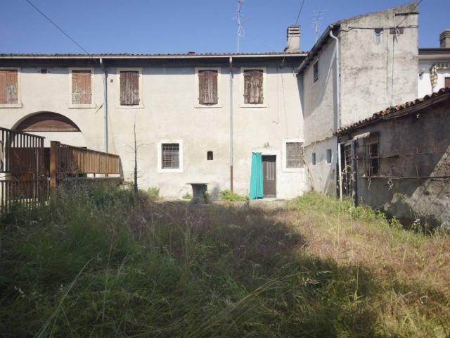 Rustico in vendita a Sud-Ovest, Brenzone