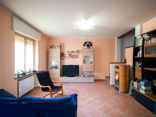 Villa Indipendente in vendita a Sud-Est, Brenzone
