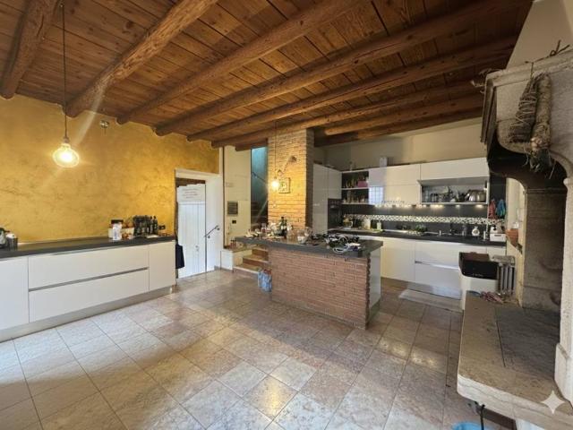 Villa Indipendente in vendita a Nord-Ovest, Brenzone