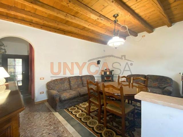 Villa Indipendente in vendita a Sud-Est, Brenzone