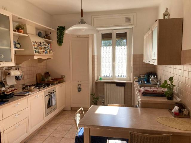 Villa Indipendente in vendita a Sud-Est, Brenzone