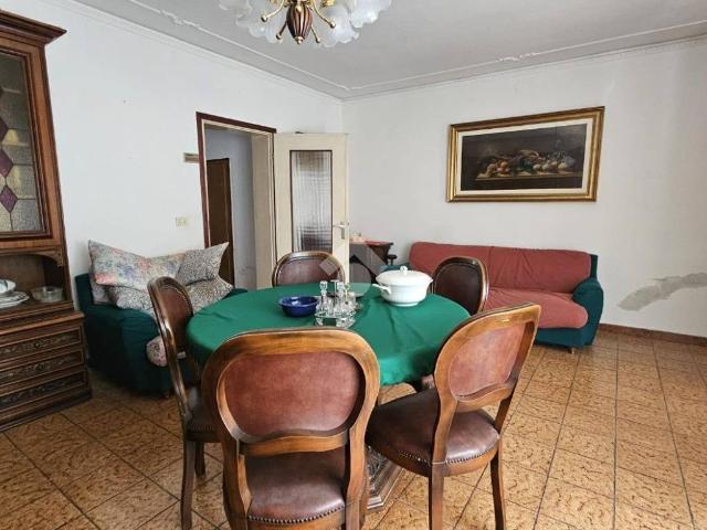 Villa Indipendente in vendita a Sud, Brenzone