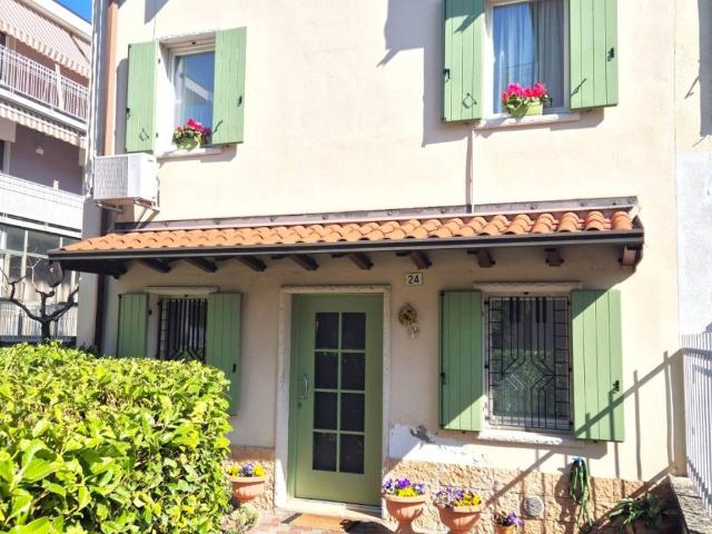 Villa Indipendente in vendita a Sud-Ovest, Brenzone