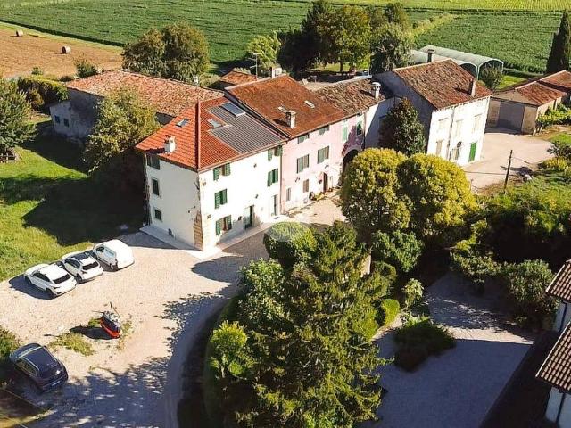 Villa Indipendente in vendita a Sud-Est, Brenzone