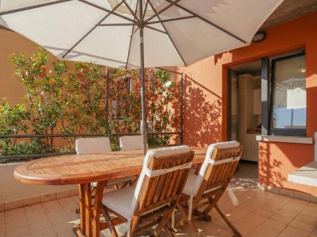 Villa Indipendente in vendita a Quinzano, Brenzone