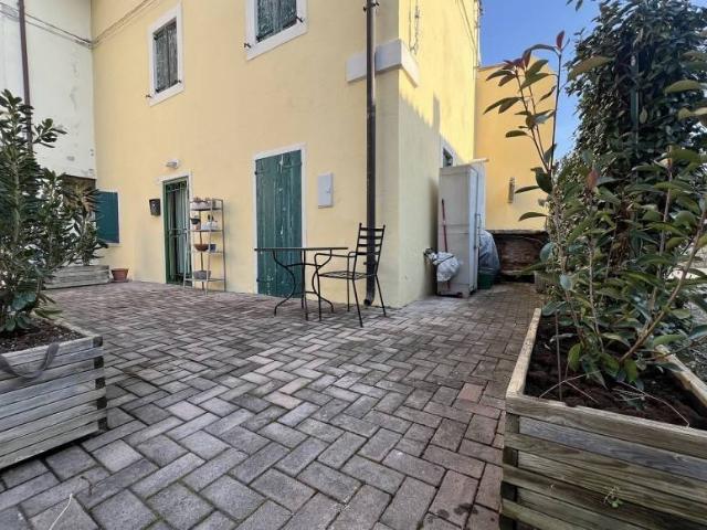 Villa Indipendente in vendita a San Felice Extra, Brenzone
