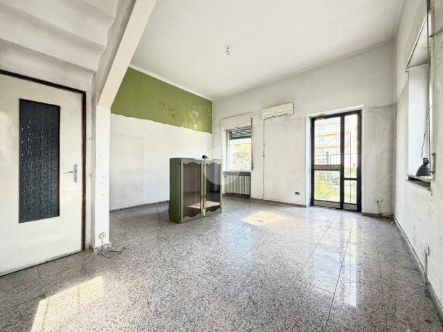 Villa Indipendente in vendita a Sud-Est, Brenzone