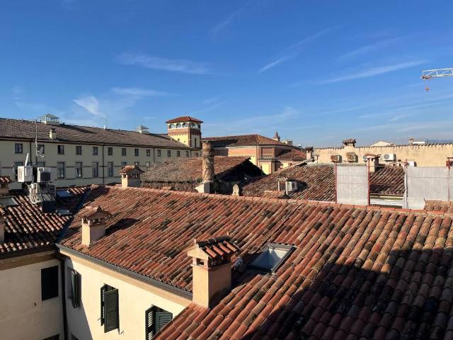Villa Indipendente in vendita a Centro storico, Brenzone