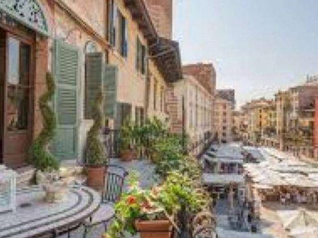 Villa Indipendente in vendita a Centro storico, Brenzone