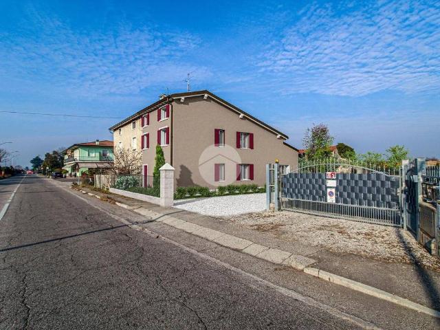 Villa Indipendente in vendita a Basson, Brenzone