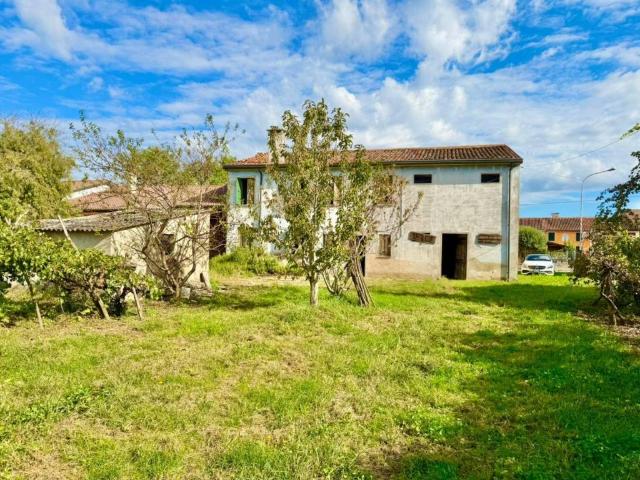 Villa Indipendente in vendita a Veronella, Veneto