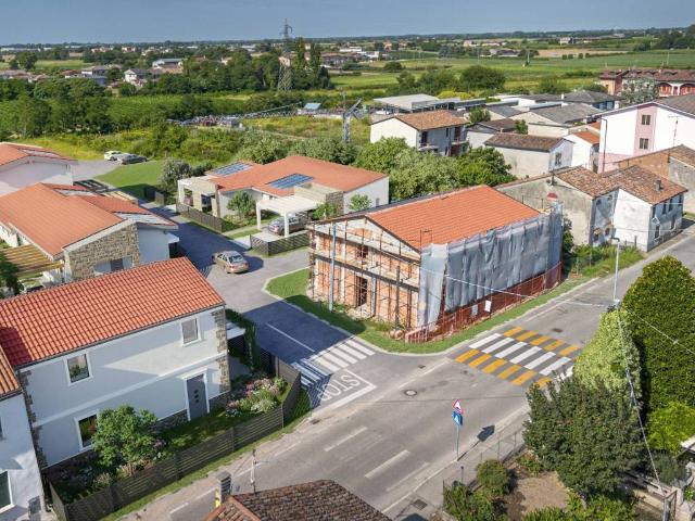 Villa Indipendente in vendita a Veronella, Veneto