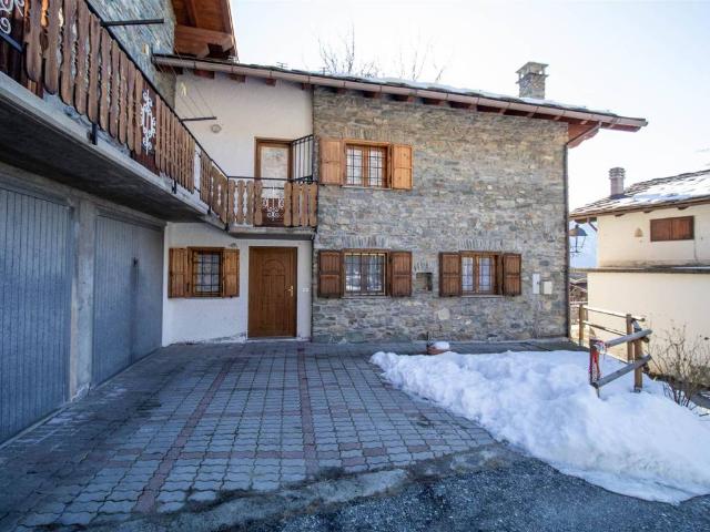 Villa Indipendente in vendita a Verrayes, Aosta