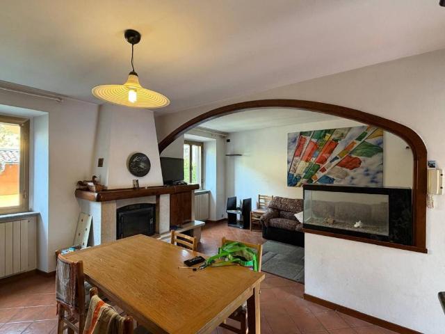Villa Indipendente in vendita a Semonte, Vertova