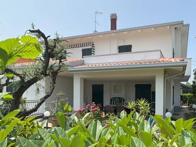 Villa Indipendente in vendita a Unione di comuni Valmarecchia, Verucchio
